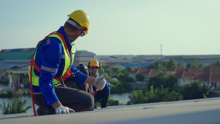 Best Metal Roofing Installation  in Marquette, MI